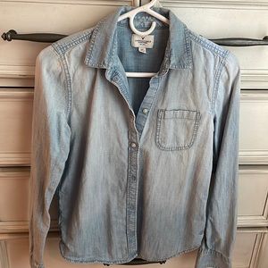 American Eagle denounced button down